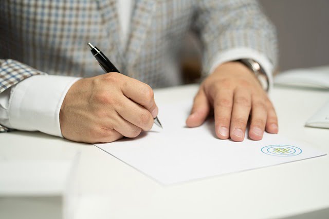 Подделка подписи в Израиле - можно ли подать иск? подделка подписи