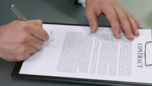 פיצויים בגין הפרת חוזה